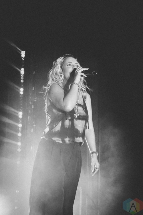 VANCOUVER, BC - NOVEMBER 09: Lilly Allen performs at Vogue Theatre in Vancouver on November 09, 2018. (Photo: Danica Bansie/Aesthetic Magazine)