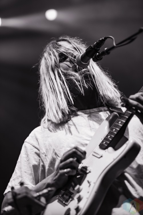 HOLLYWOOD, CA - NOVEMBER 16: Neil Frances performs at Hollywood Palladium in Hollywood, California on November 16, 2018. (Photo: Kelli Binnings/Aesthetic Magazine)