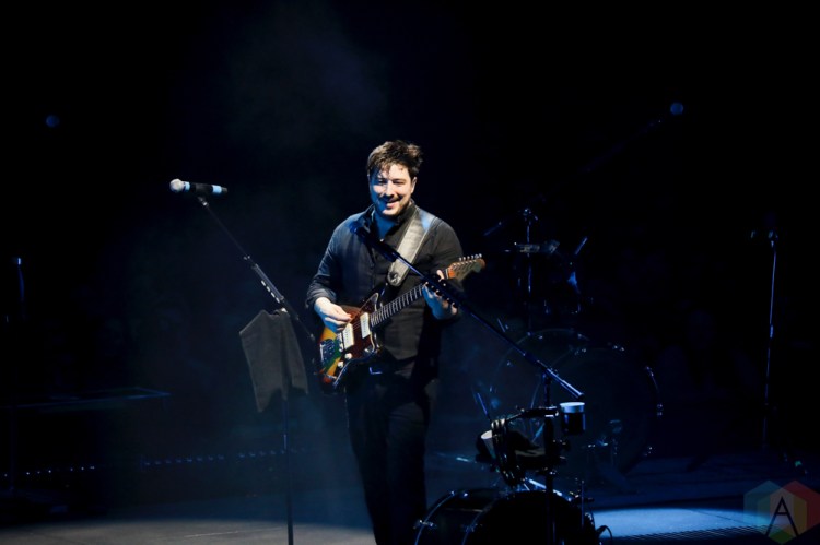 TORONTO, ON - DECEMBER 17: Mumford And Sons performs at Scotiabank Arena in Toronto on December 17, 2018. (Photo: Michael Hurcomb/Aesthetic Magazine)