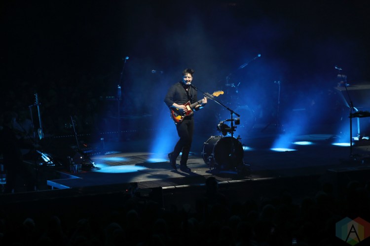 TORONTO, ON - DECEMBER 17: Mumford And Sons performs at Scotiabank Arena in Toronto on December 17, 2018. (Photo: Michael Hurcomb/Aesthetic Magazine)