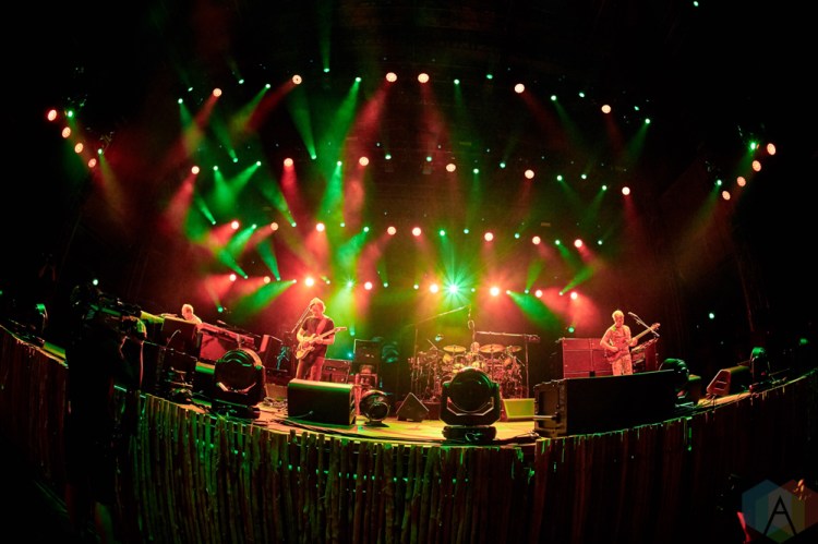 RIVIERA MAYA, MEXICO - FEBRUARY 21: Phish performs at The Barceló in Riviera Maya, Mexico on February 21, 2019. (Photo: Eric Fefferman/Aesthetic Magazine)