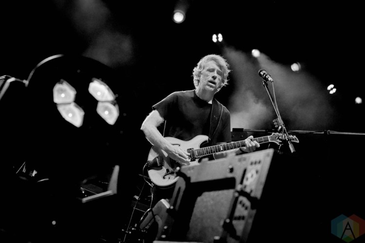 RIVIERA MAYA, MEXICO - FEBRUARY 21: Phish performs at The Barceló in Riviera Maya, Mexico on February 21, 2019. (Photo: Eric Fefferman/Aesthetic Magazine)