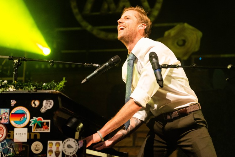 CHICAGO, IL - MARCH 02: Andrew McMahon performs at the Riviera Theatre in Chicago on March 02, 2019. (Photo: Katie Kuropas/Aesthetic Magazine)