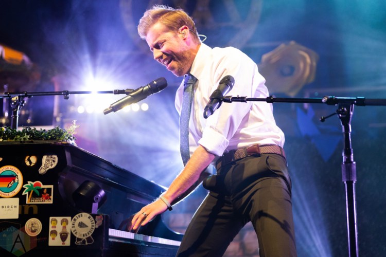 CHICAGO, IL - MARCH 02: Andrew McMahon performs at the Riviera Theatre in Chicago on March 02, 2019. (Photo: Katie Kuropas/Aesthetic Magazine)