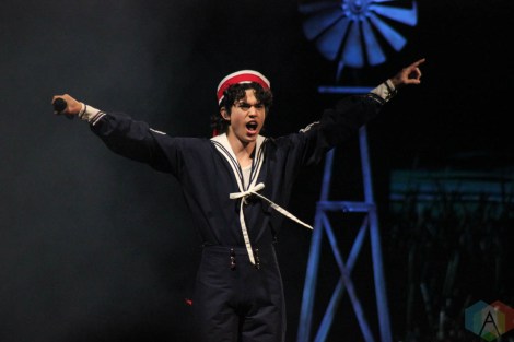 Photos: Conan Gray, Esha Tewari @ Scotiabank&nbsp;Arena